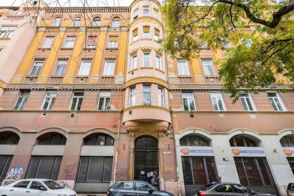 Klauzal Garden City Apartments- Studio K31 Apartment *