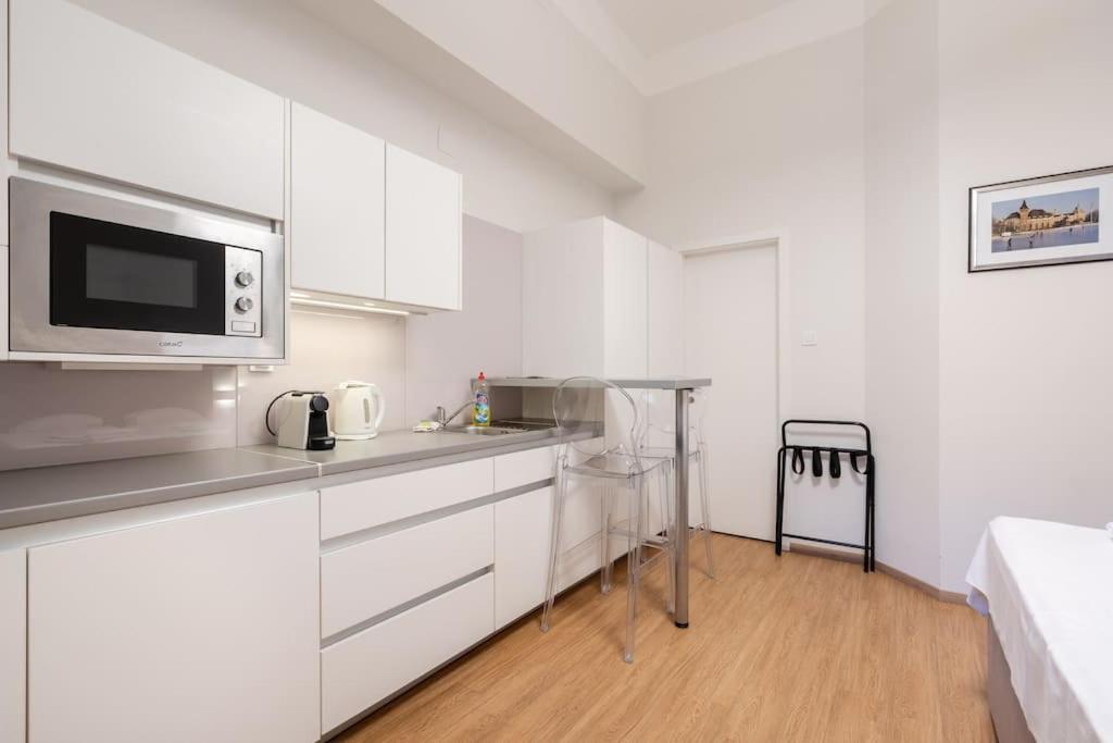 Klauzal Garden City Apartments- Studio K31 Apartment *